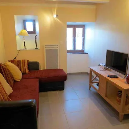 Holiday home Maison Charmante A Banassac Avec Terrasse